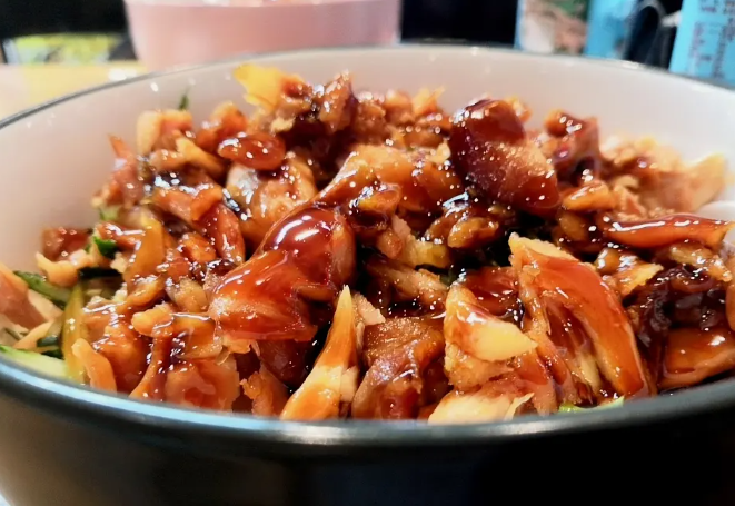开一家烤肉拌饭店需要多少资金？这份指南告诉你！