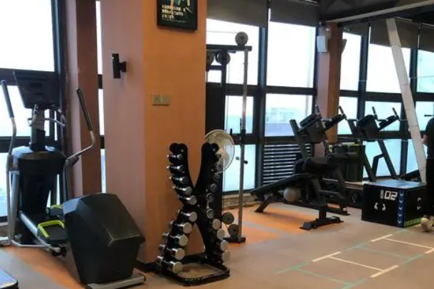 揭秘加盟健身房的风险与选择，让你轻松创业成功