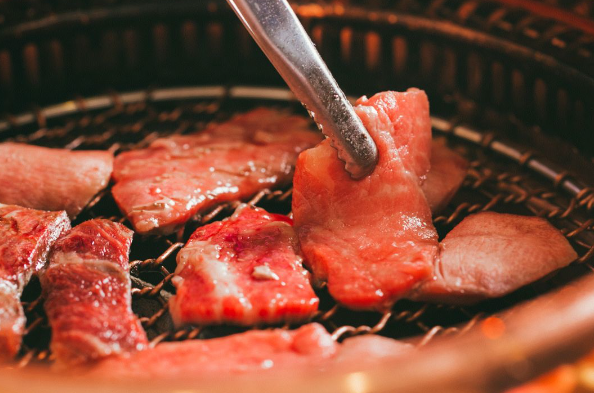 开烧肉店需要多少钱投资的？解析资金与门槛问题，带你开启创业之路！