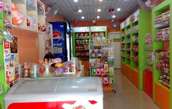 一扫光零食店